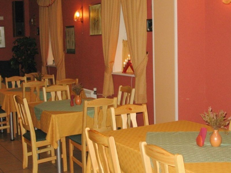 Lillekuela Hotel Tallinn Exterior foto